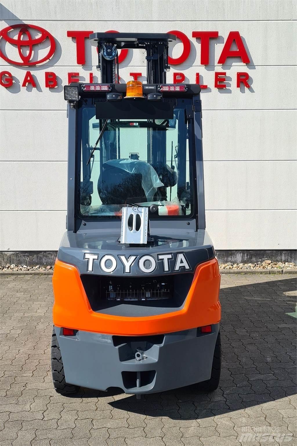 Toyota 52-8FDJF35 Wózki Diesla