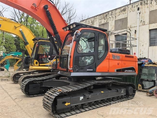 Doosan DX 300 LC Koparki gąsienicowe
