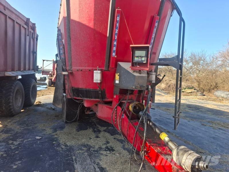 JF FEEDER VM 38 Karmniki dla zwierzat