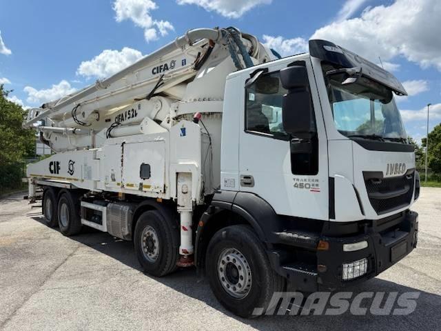 Iveco Trakker 450 Inne