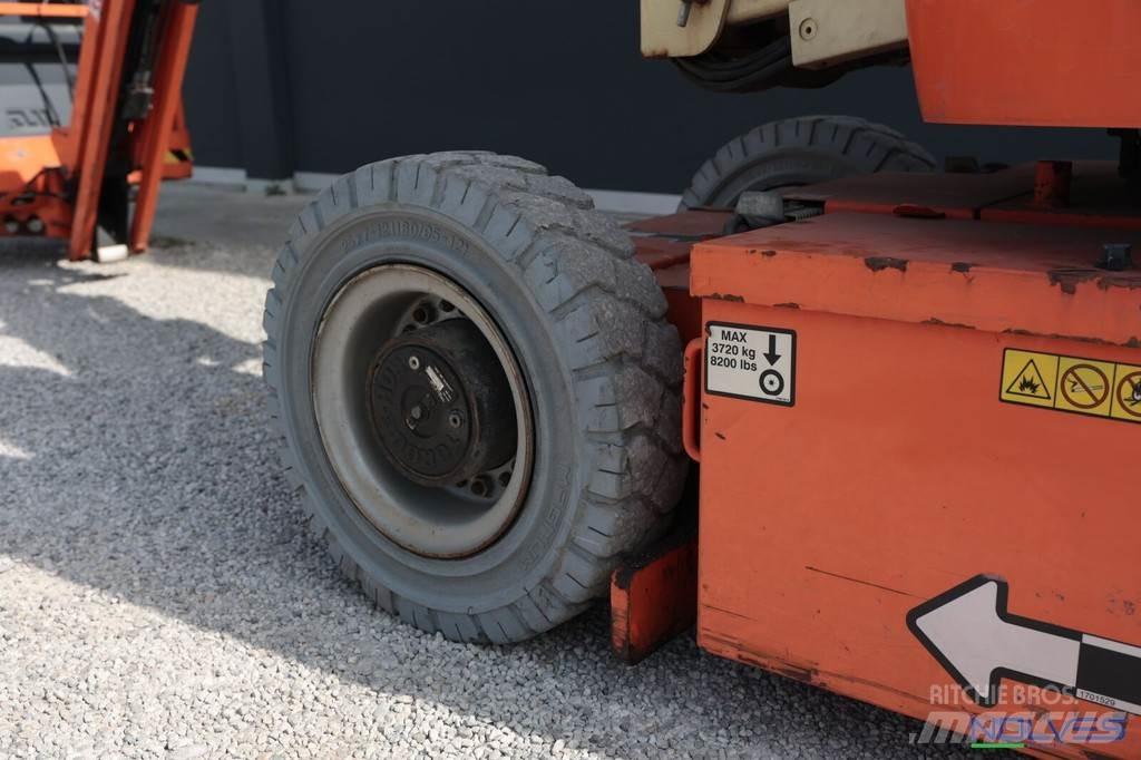 JLG E300AJP Podnośniki przegubowe