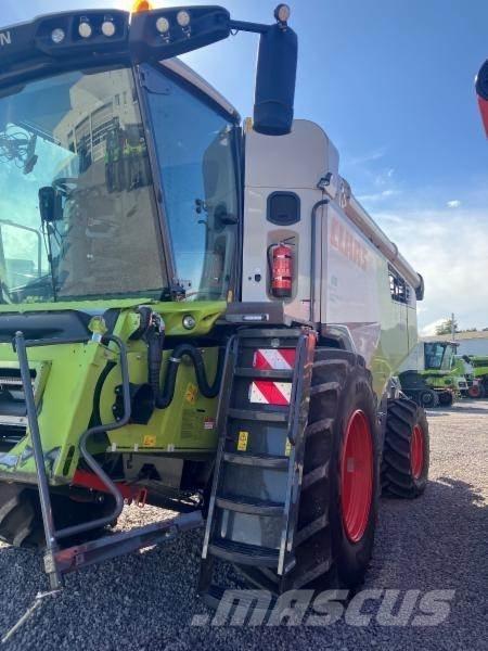 CLAAS TRION 750 Kombajny zbożowe