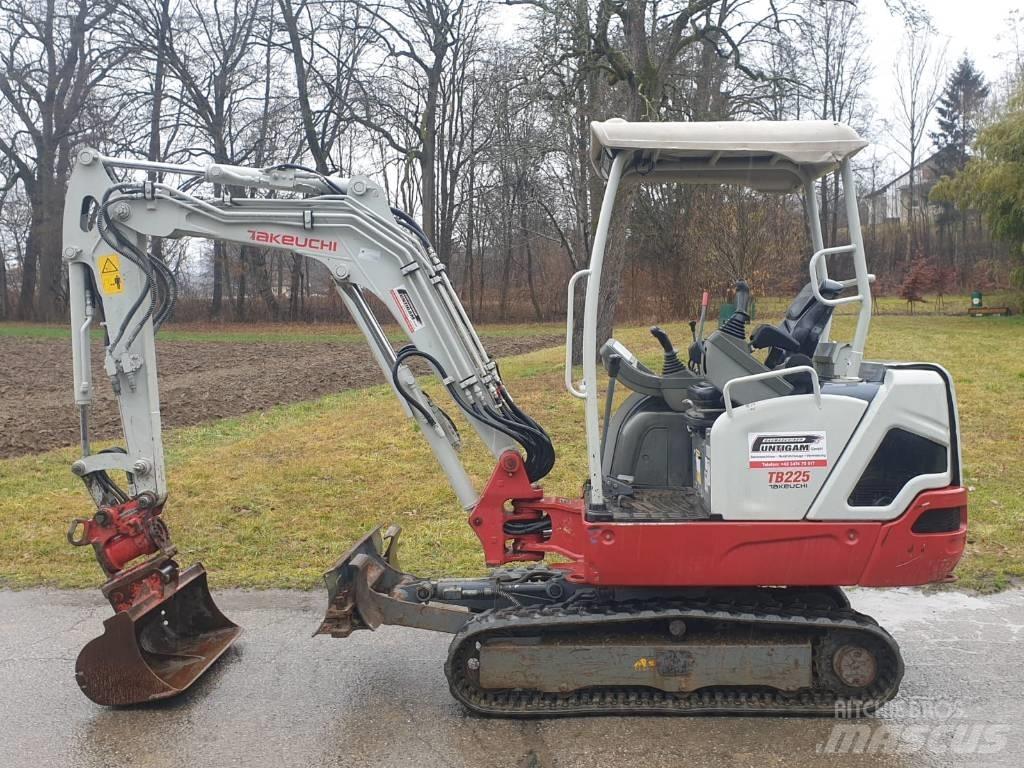 Takeuchi TB 225 Minikoparki