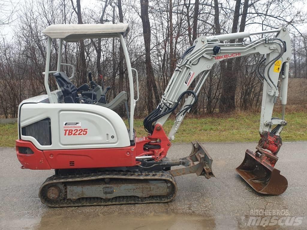 Takeuchi TB 225 Minikoparki