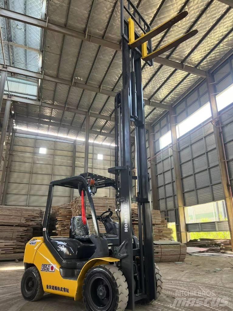 Komatsu FD 30 T-17 Wózki Diesla