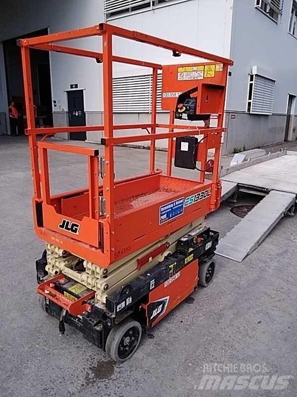 JLG ES 1330 L Podnośniki nożycowe