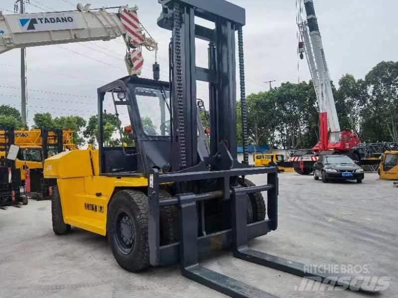 Komatsu FD 160 Wózki Diesla