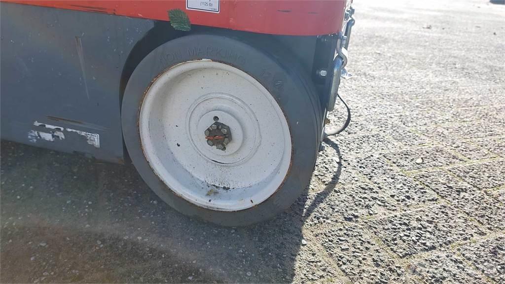 SkyJack SJ16 Inne podnośniki