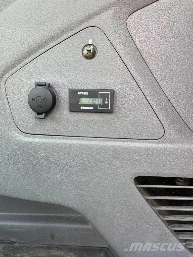 Doosan DX 60 Minikoparki