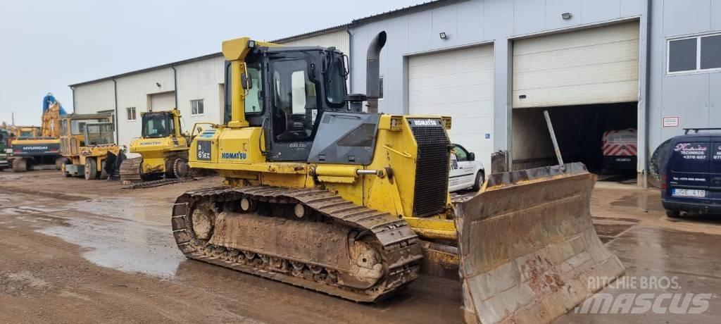 Komatsu D 61 EX-15 Spycharki gąsienicowe