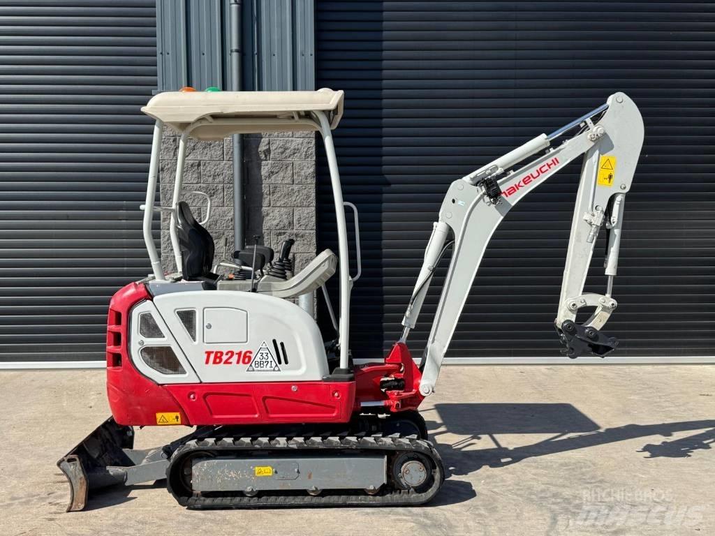 Takeuchi TB 216 Minikoparki