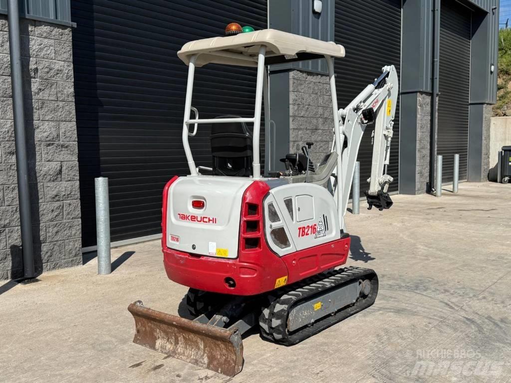 Takeuchi TB 216 Minikoparki