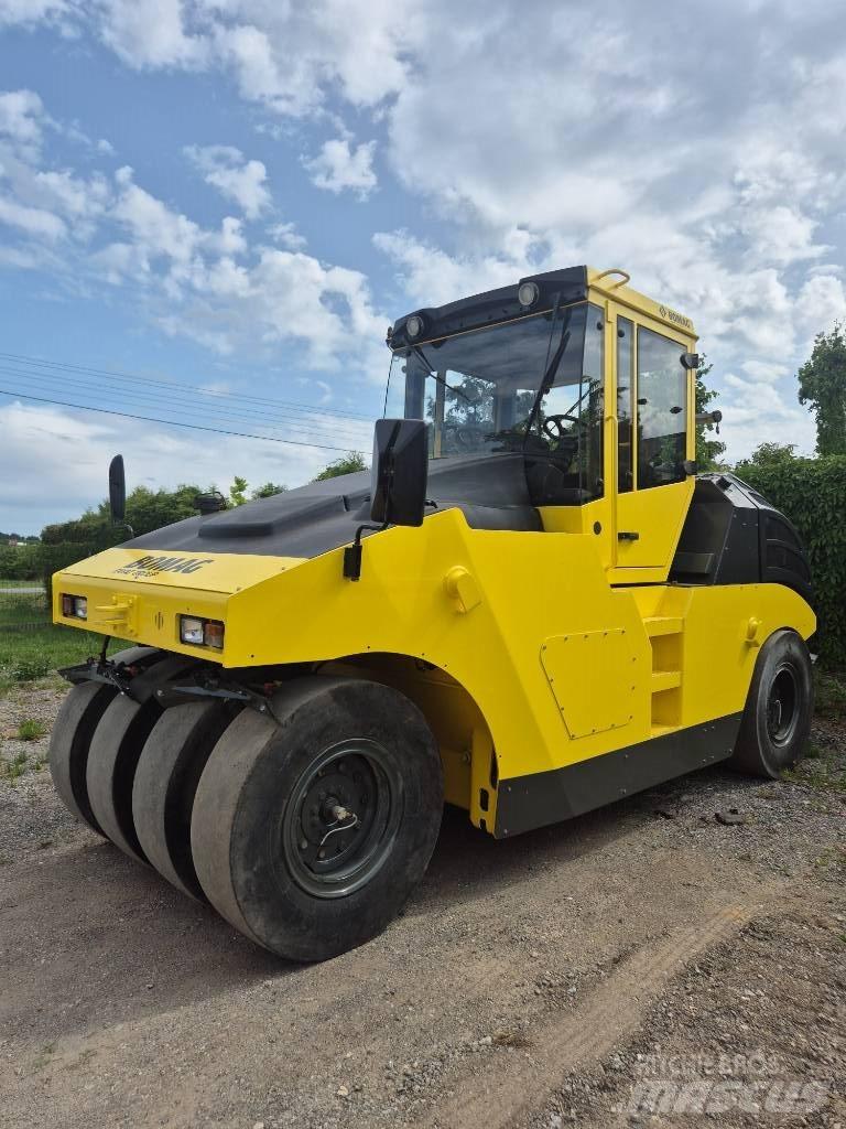 Bomag BW 24 R H Walce ogumione