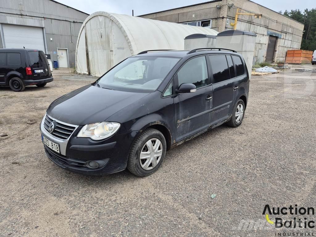 Volkswagen Touran Samochody osobowe