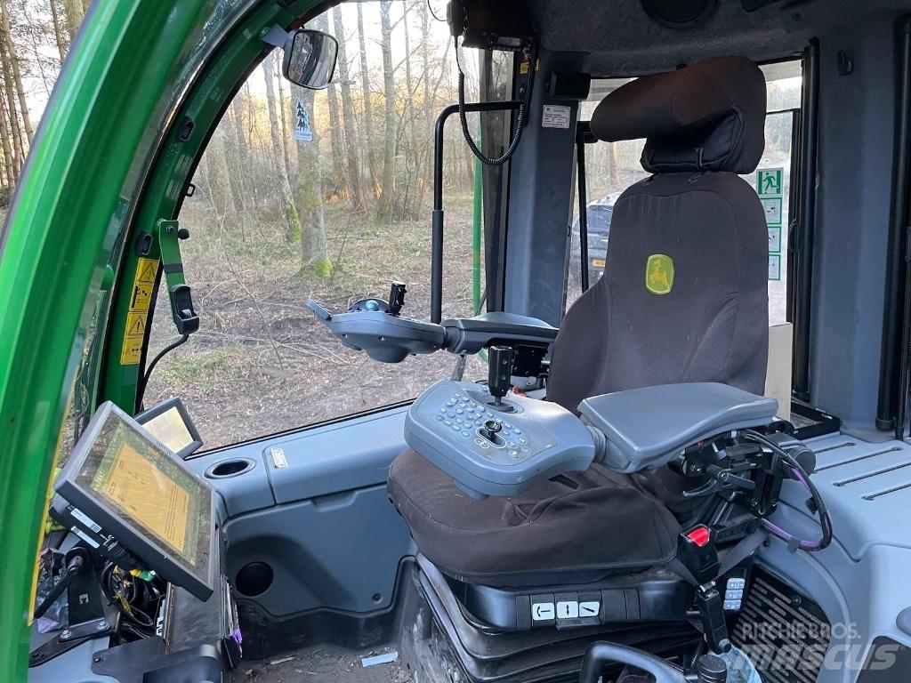 John Deere 1110G Forwardery