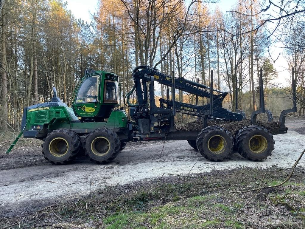 John Deere 1110G Forwardery