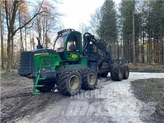 John Deere 1110G Forwardery
