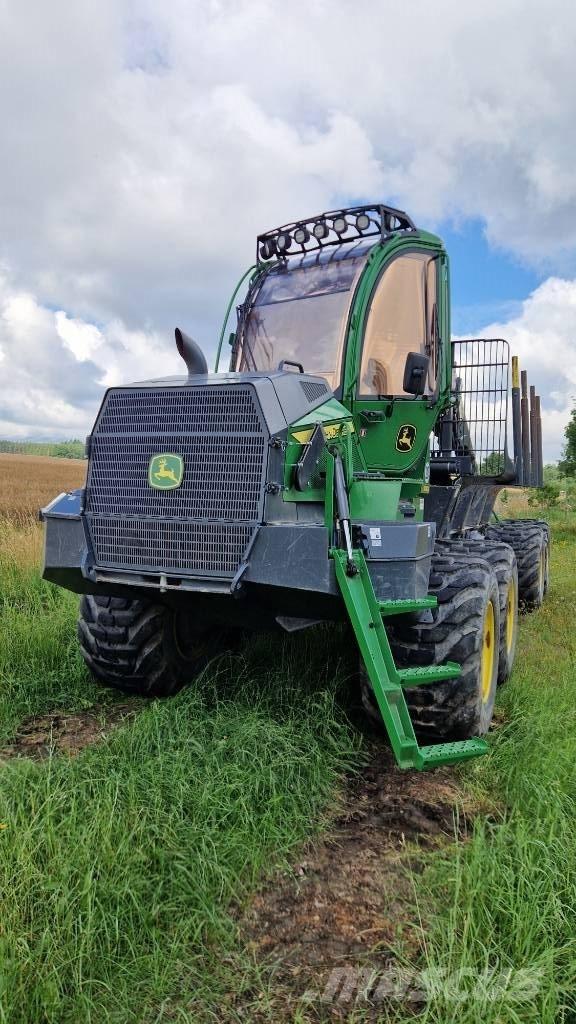 John Deere 1010G Forwardery