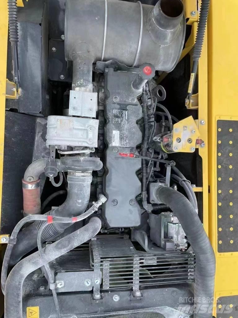 Komatsu PC220-8 Koparki gąsienicowe