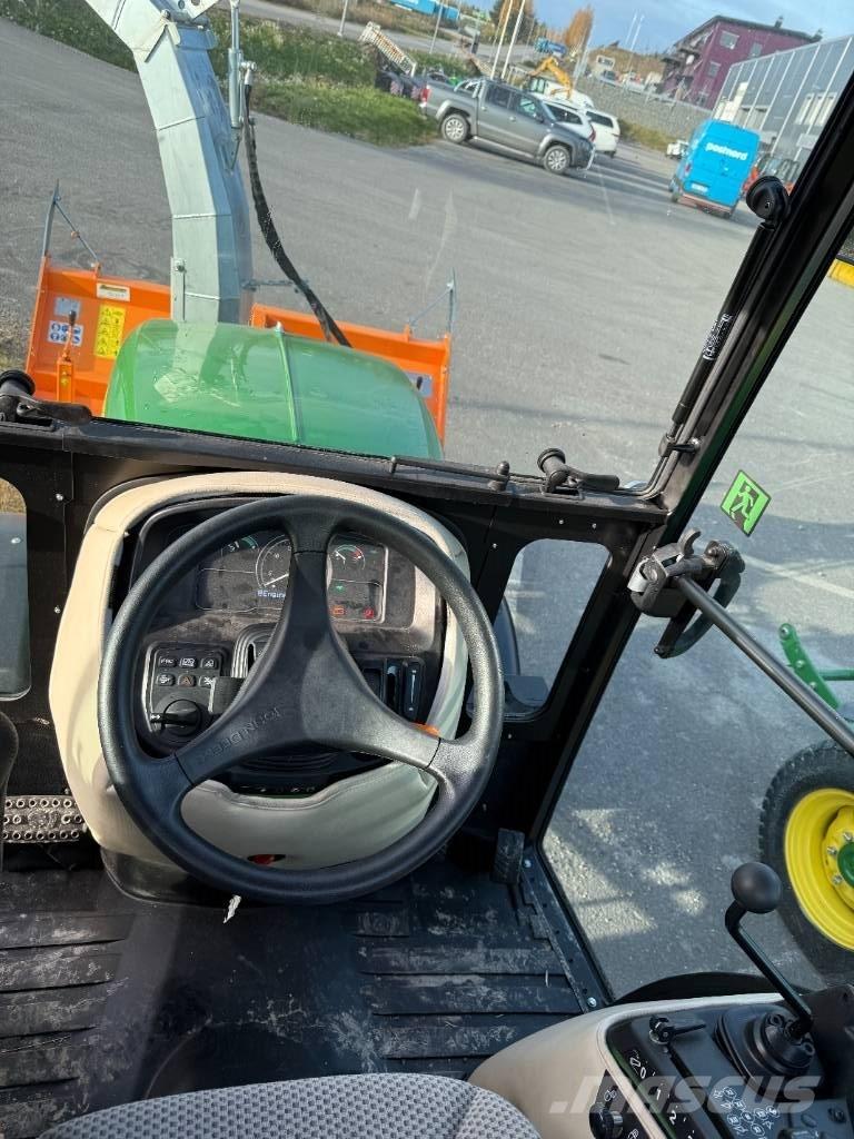 John Deere 2032 R Mikrociągniki