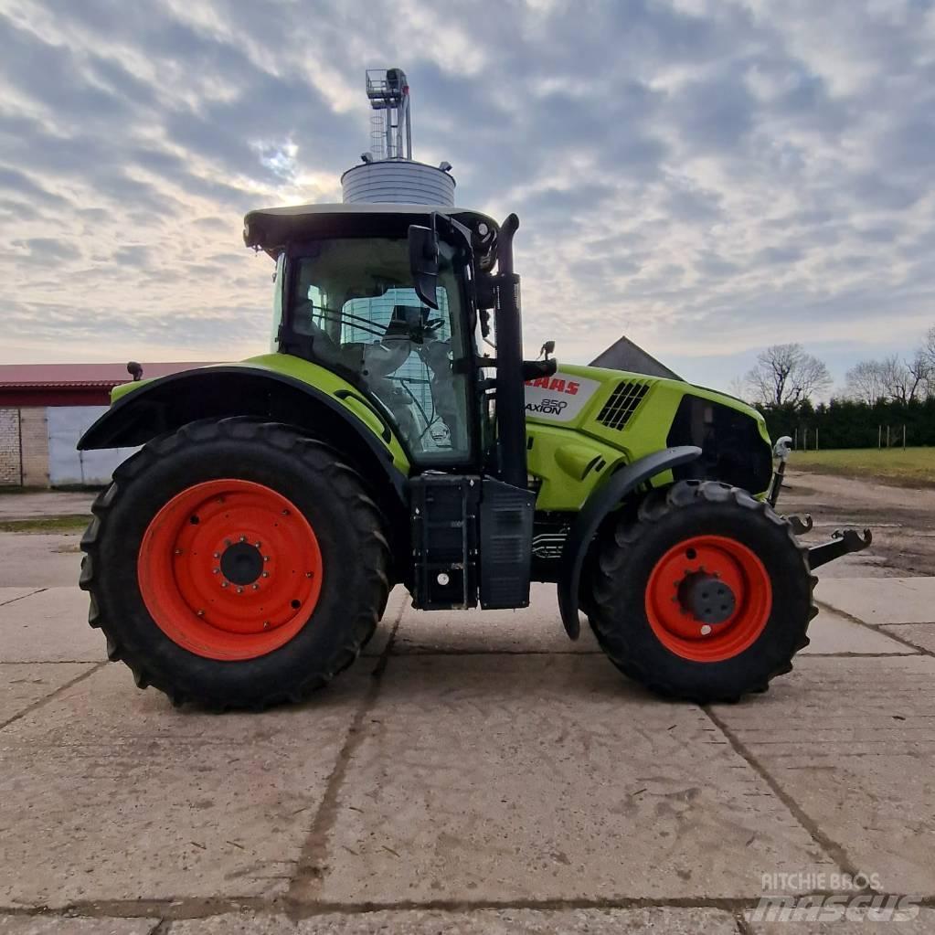 CLAAS Axion 850 Ciągniki rolnicze