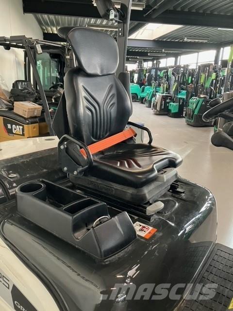 Mitsubishi FD25N3 Wózki Diesla