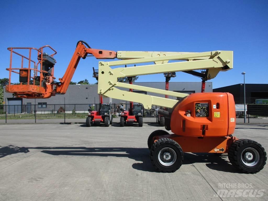 JLG 450 AJ (895) Kompaktowe samojezdne wysięgniki podnośnikowe
