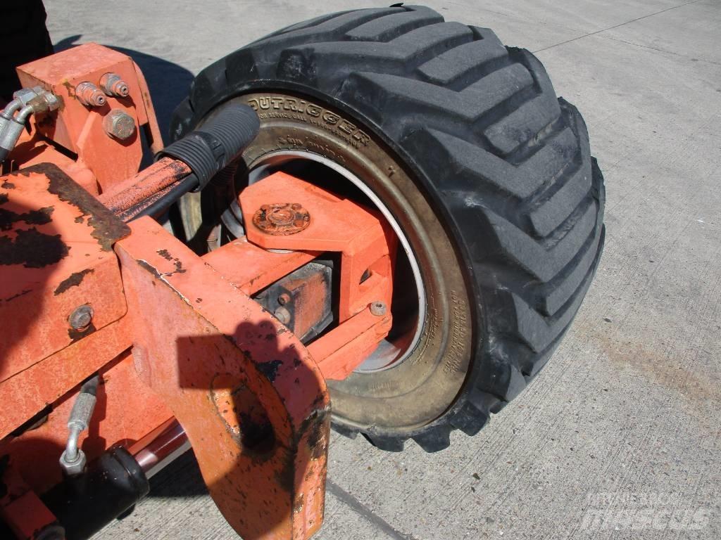 JLG 450 AJ (895) Kompaktowe samojezdne wysięgniki podnośnikowe