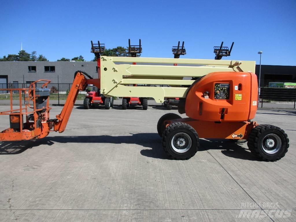 JLG 450 AJ (895) Kompaktowe samojezdne wysięgniki podnośnikowe
