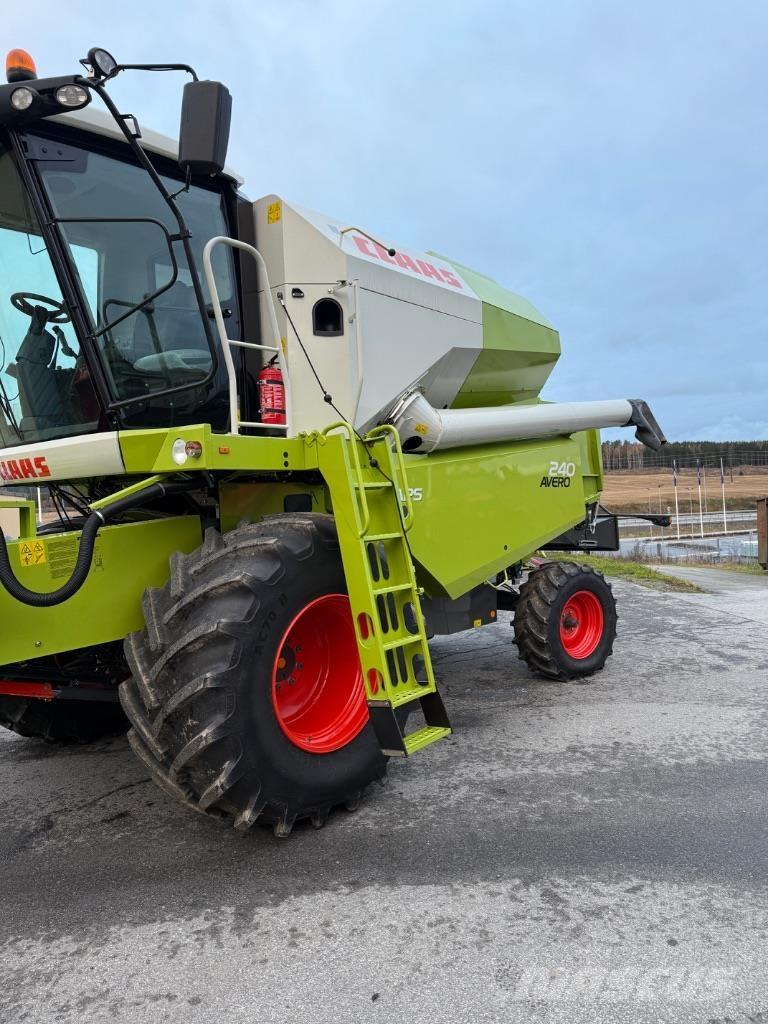 CLAAS Avero 240 Kombajny zbożowe