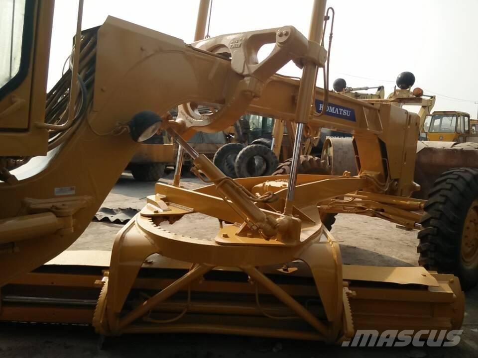 Komatsu GD 623 Równiarki