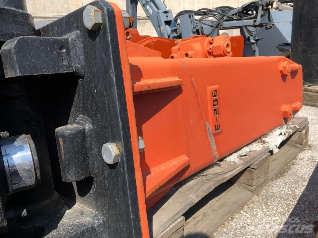NPK E-206 Młoty hydrauliczne