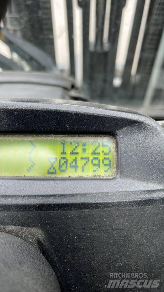 Yale GDP 30 VX Wózki Diesla