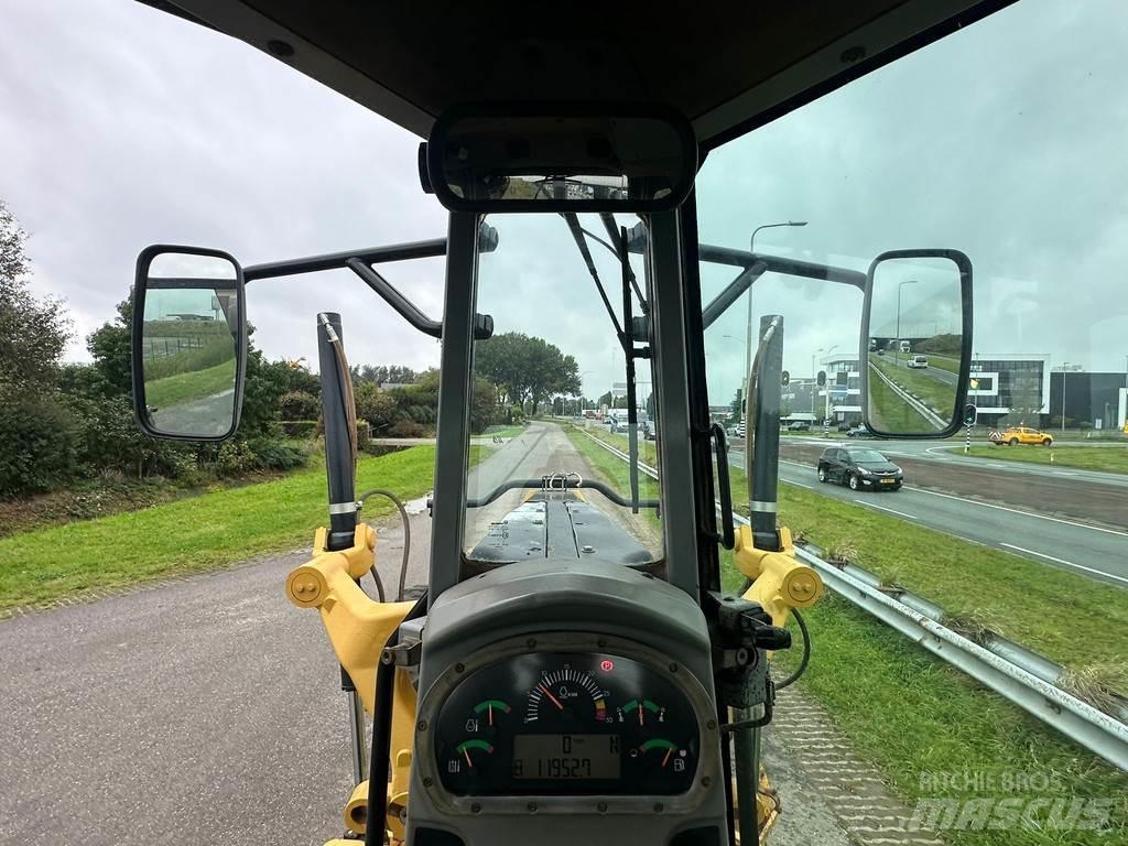 CAT 140M Równiarki