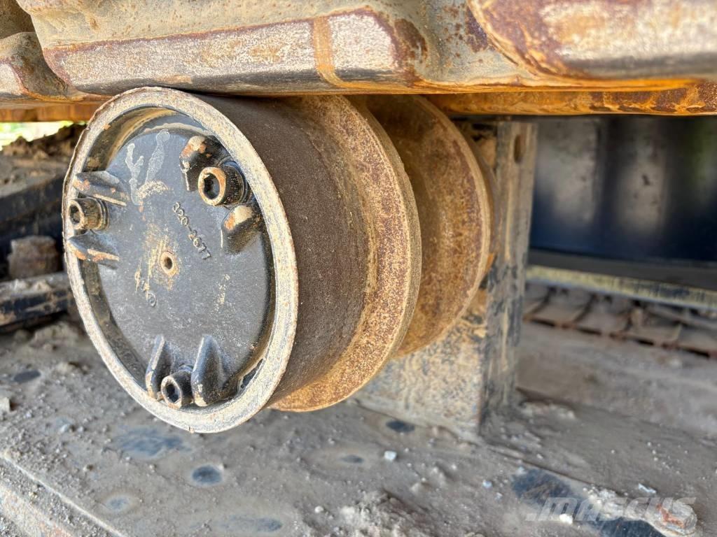 CAT 374 (On Transport) Koparki gąsienicowe