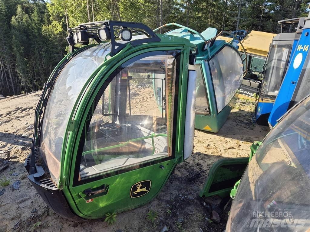 John Deere 1270G Kabiny i wnętrze
