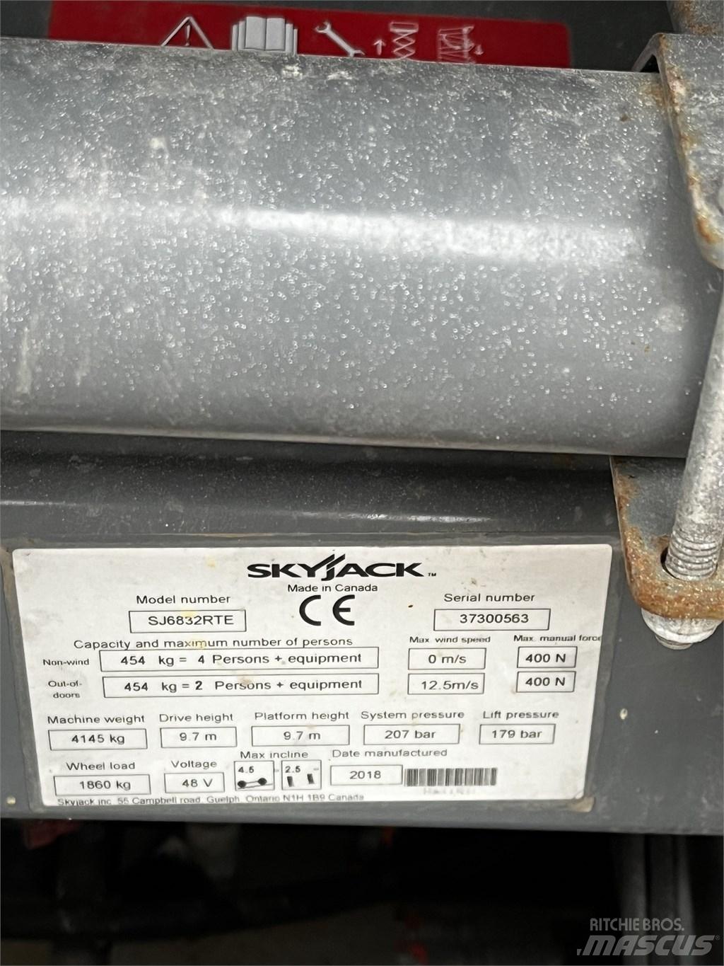 SkyJack SJ 6832 RTE Podnośniki nożycowe
