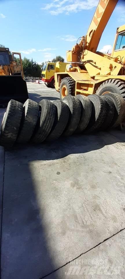 Bridgestone 13R22.5 Opony, koła i felgi