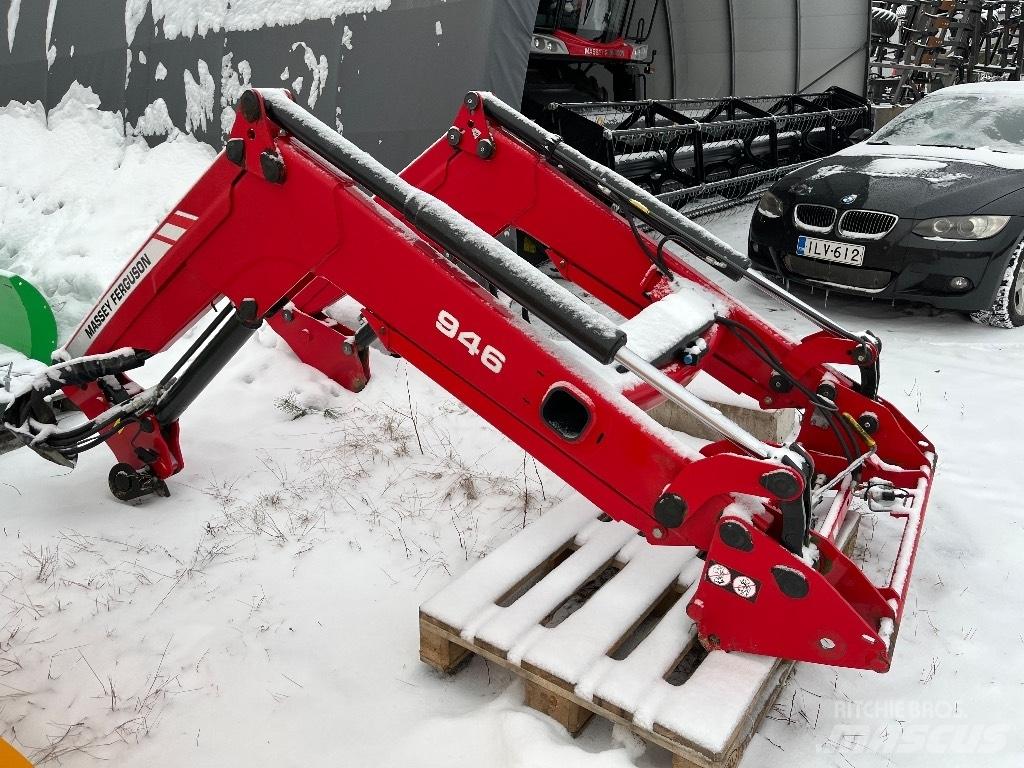 Massey Ferguson 945 Ładowacze i koparki czołowe
