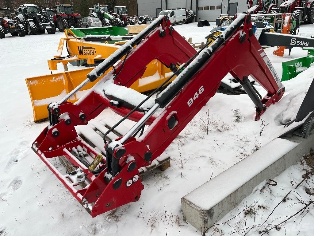 Massey Ferguson 945 Ładowacze i koparki czołowe