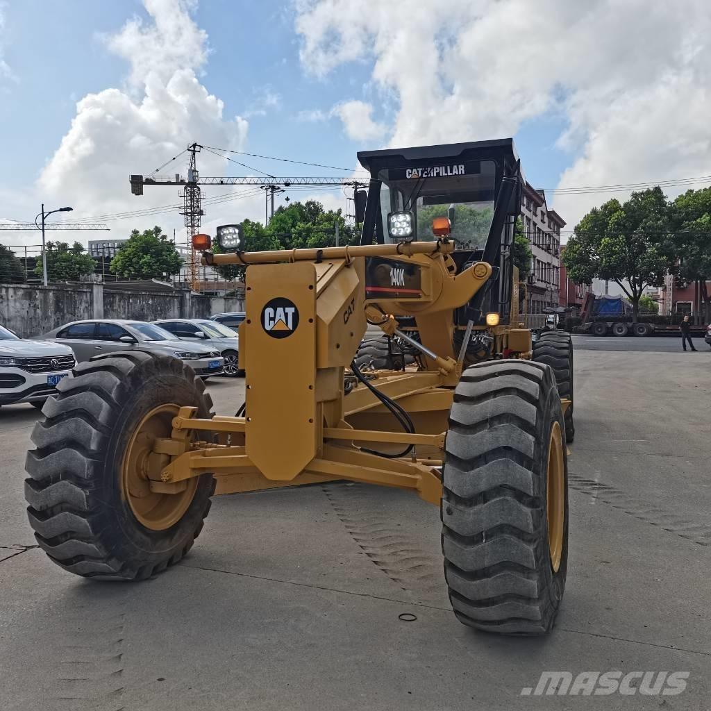 CAT 140k Równiarki