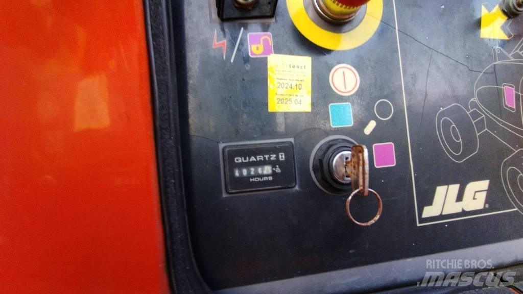 JLG 800 AJ Podnośniki przegubowe
