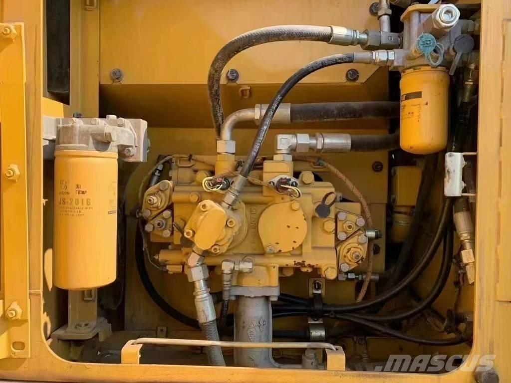 CAT CAT318D Koparki gąsienicowe