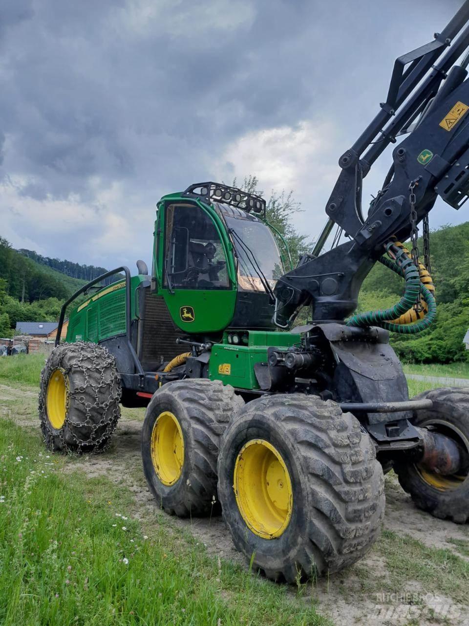 John Deere 1270 G Harwestery