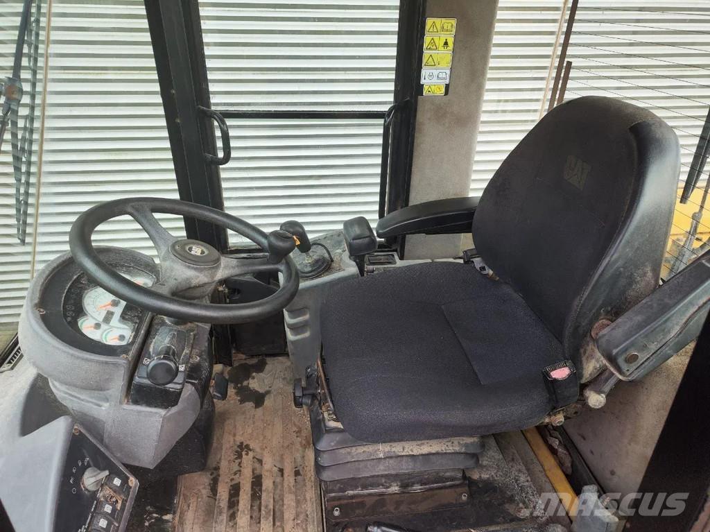 CAT 930G Ładowarki kołowe