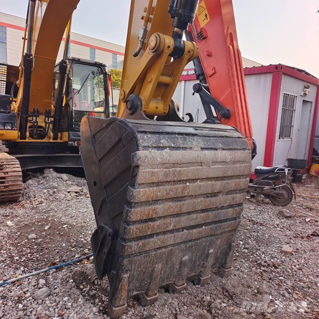 CAT 325 D Koparki gąsienicowe