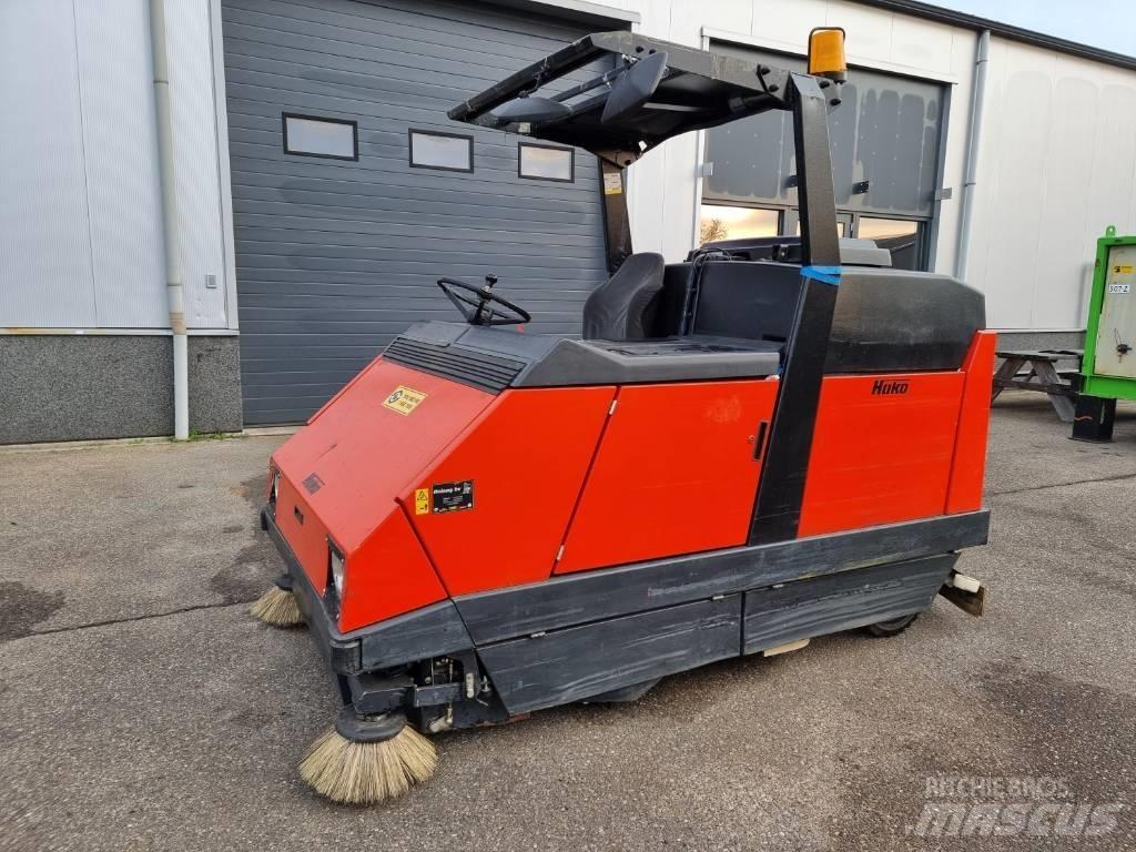 Hako B 1500 Zamiatarki - Zgarniarki - Odśnieżarki