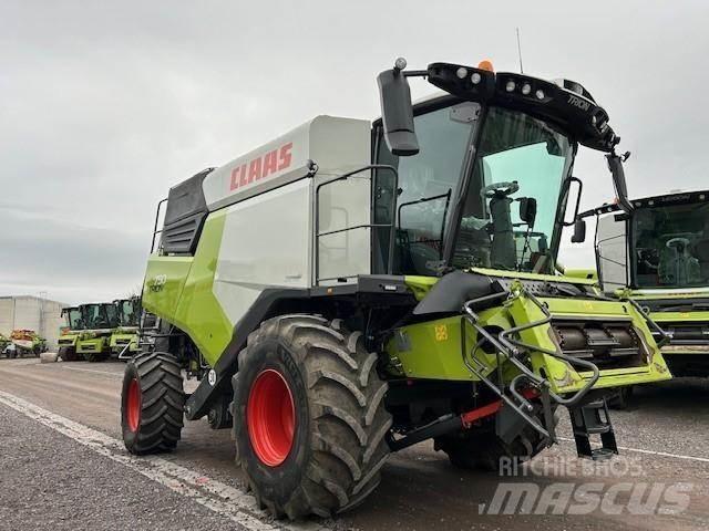 CLAAS TRION 750 Kombajny zbożowe