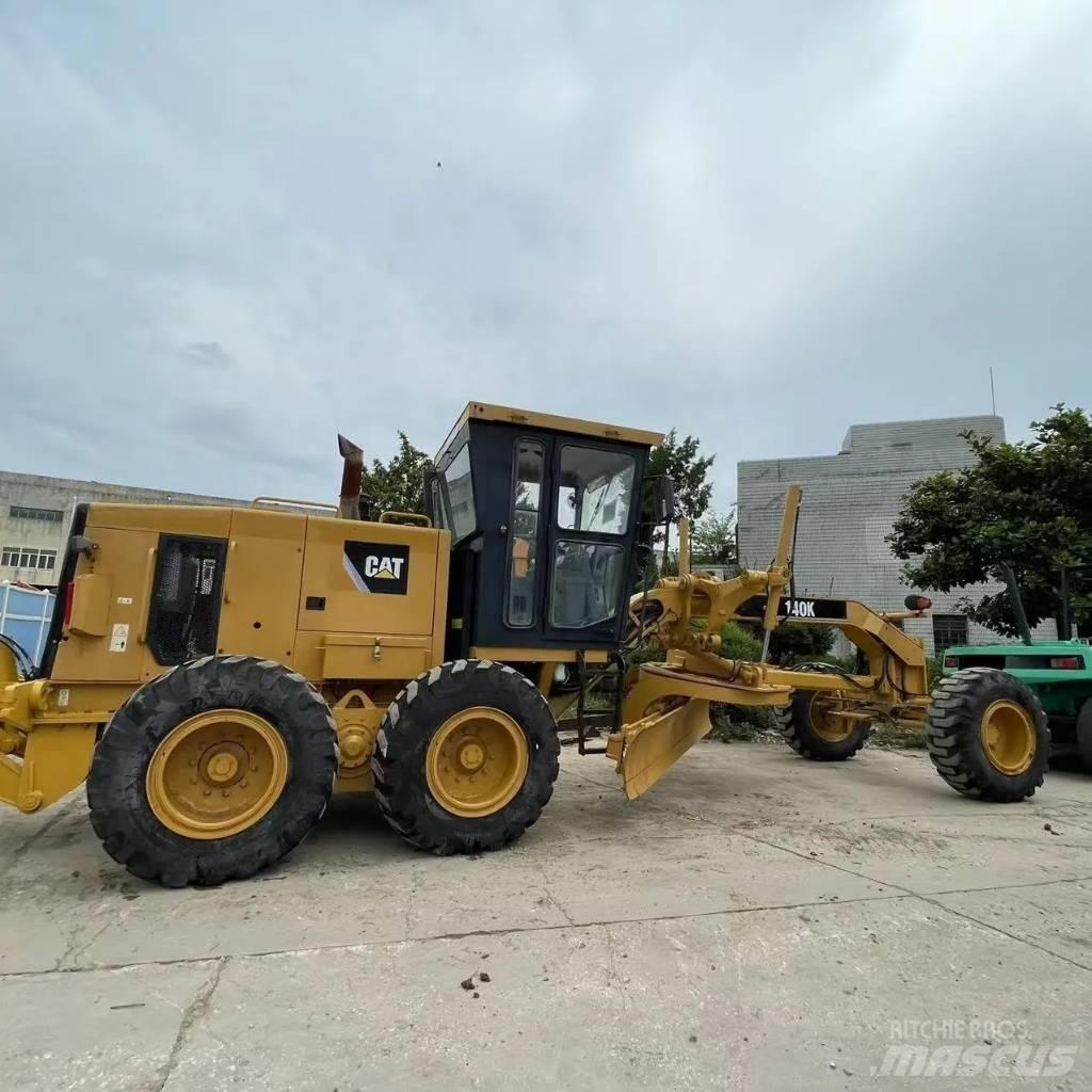 CAT 140 K Równiarki