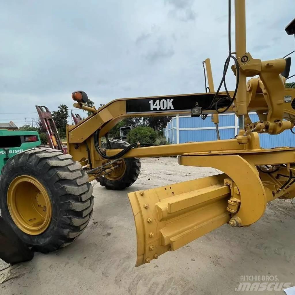CAT 140 K Równiarki